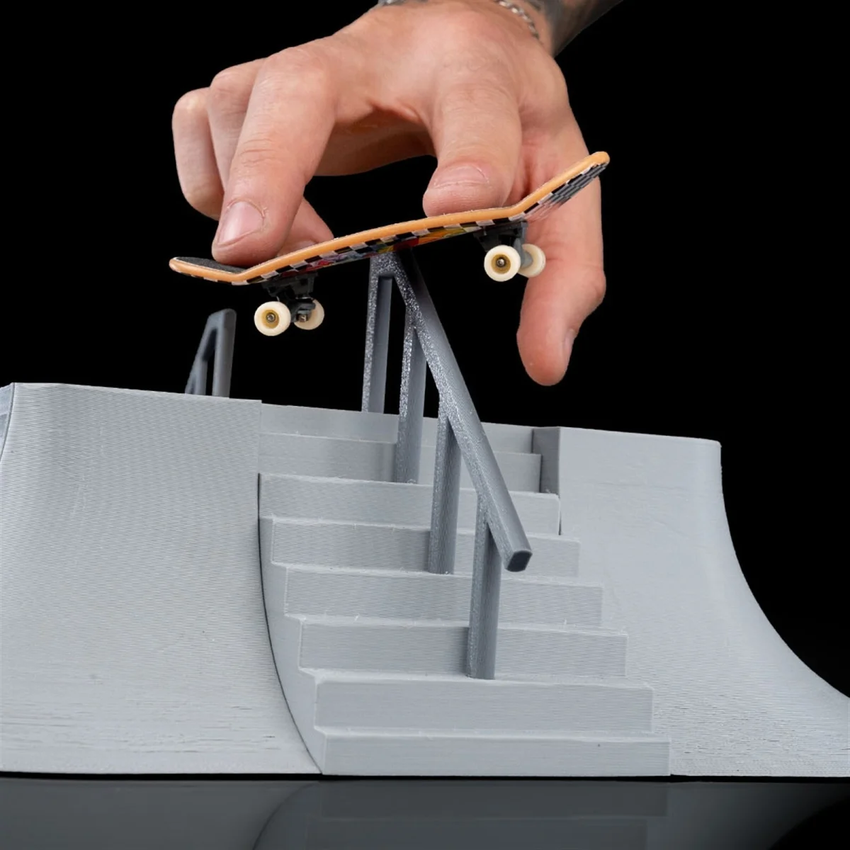 Finger Skate/Skating Park - 3D Printed FunBox Quarter Pipe